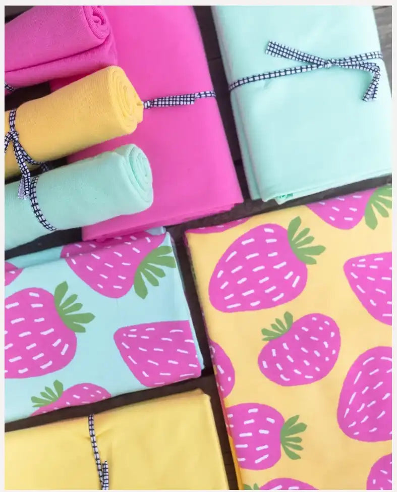 
                      
                        PaaPii Strawberries Mint Cotton Lycra
                      
                    