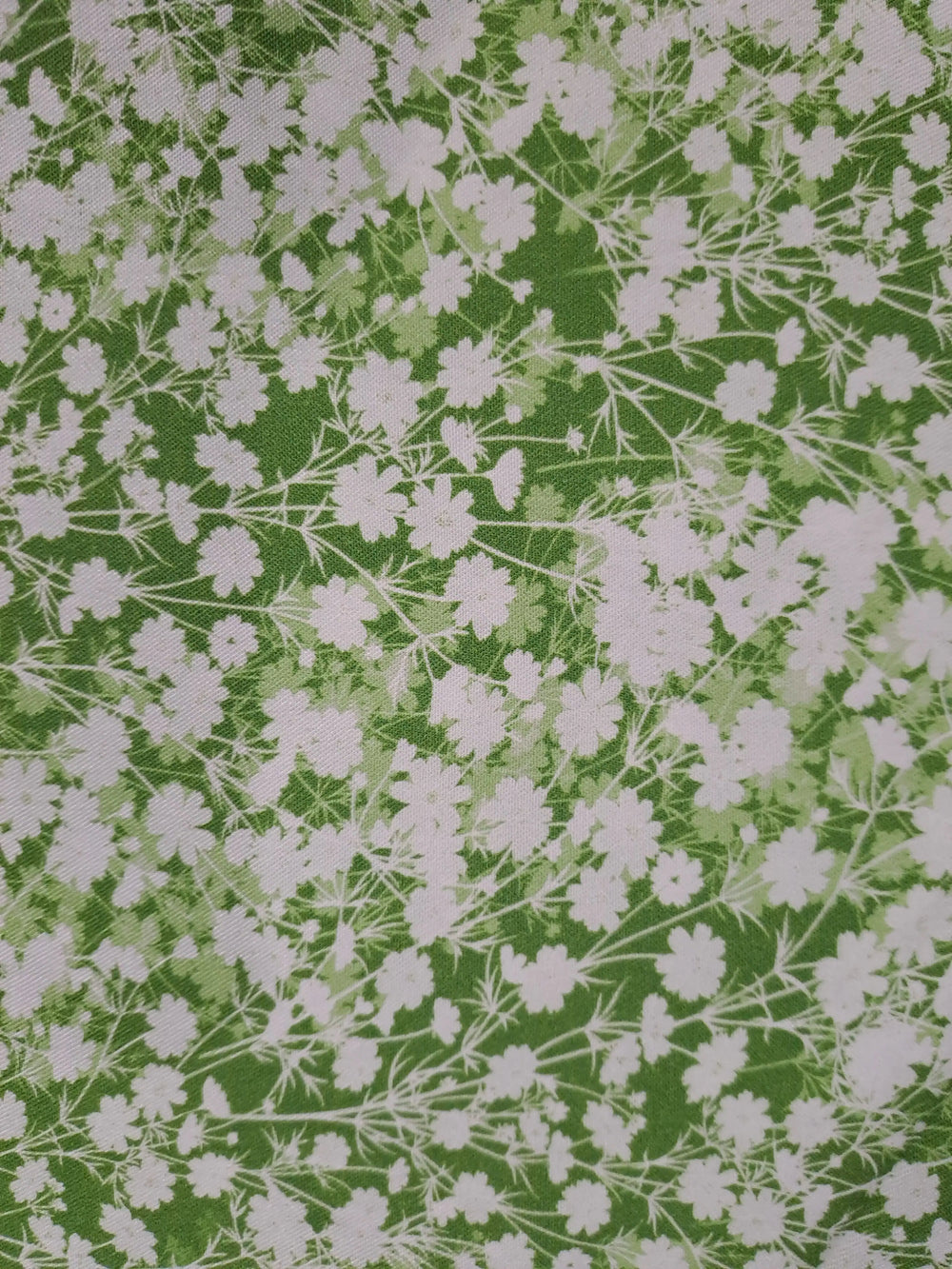Magikel Ditzy Flowers Rayon 155gsm