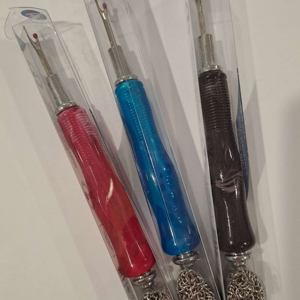 Hand Chain Ripper Seam Ripper with magnetic chain necklace – Kwaint Threads