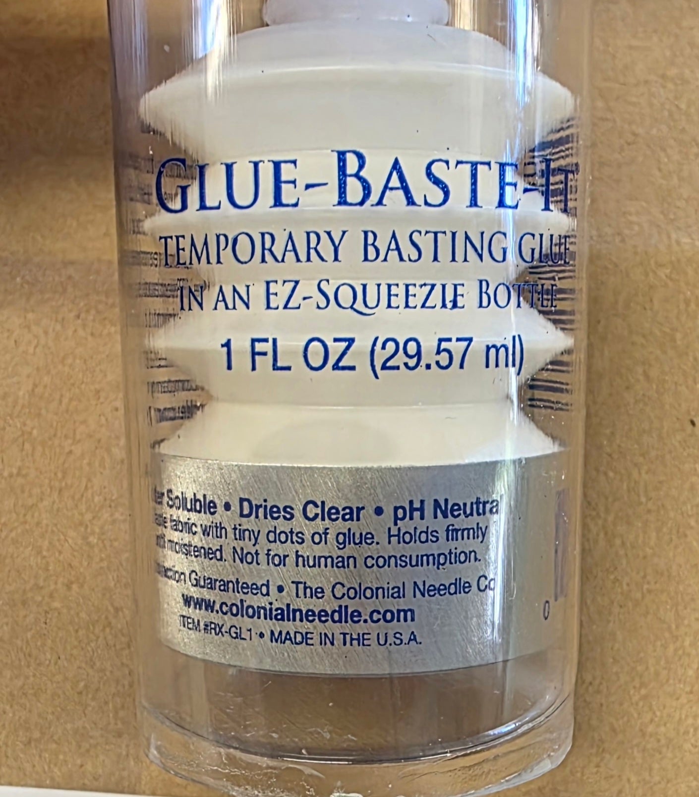 Roxanne Glue Squeezie